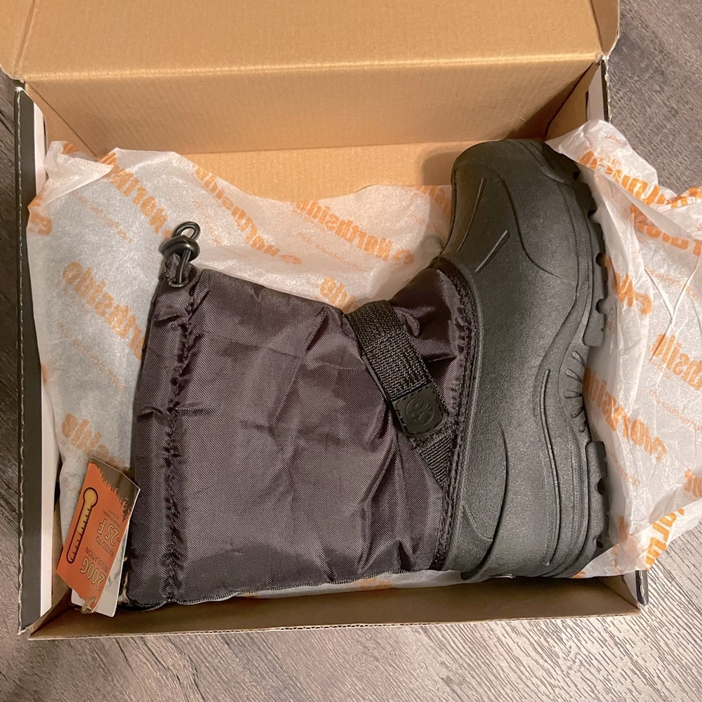 Northside kids snow boots size 4